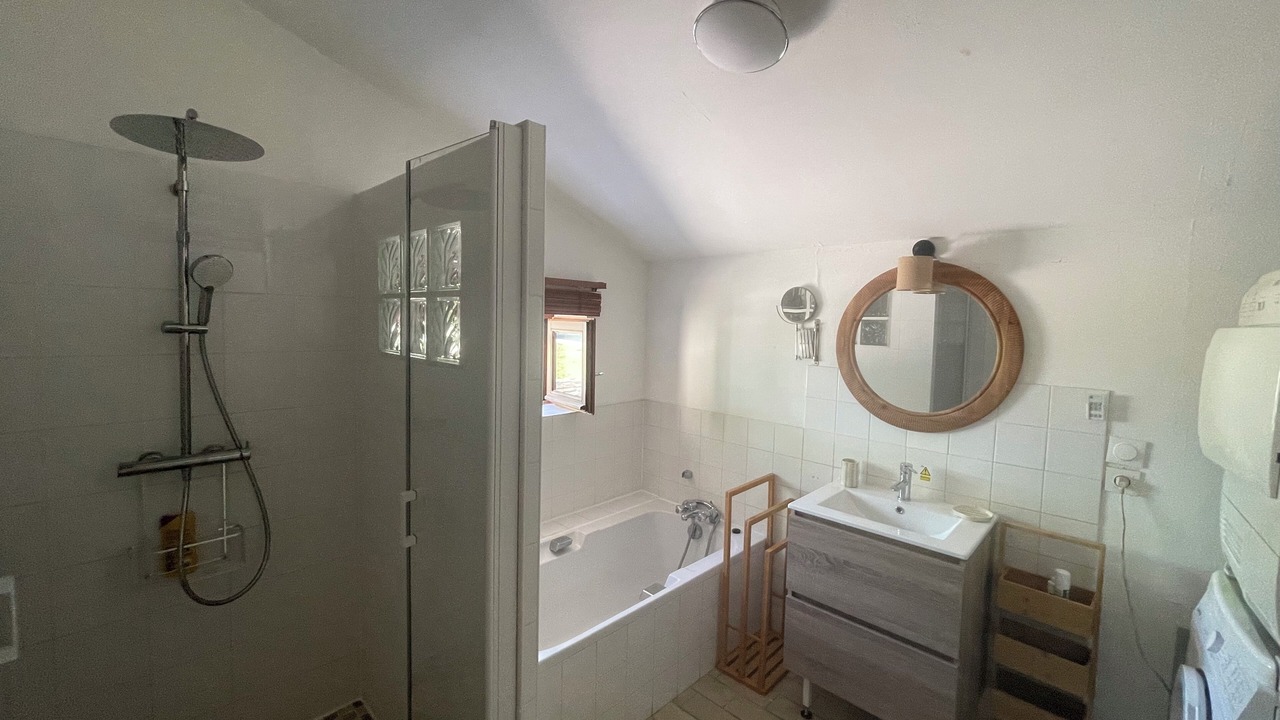 Photo of Bathroom in Corberon