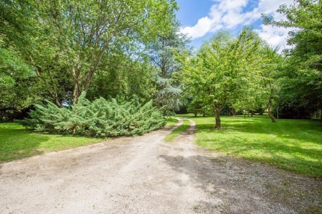 Photo of Outdoor in Corberon