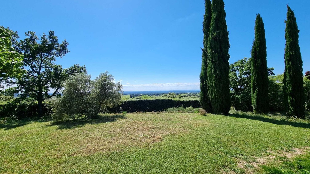 Photo of Outdoor in Saint-Pierre-de-Vassols