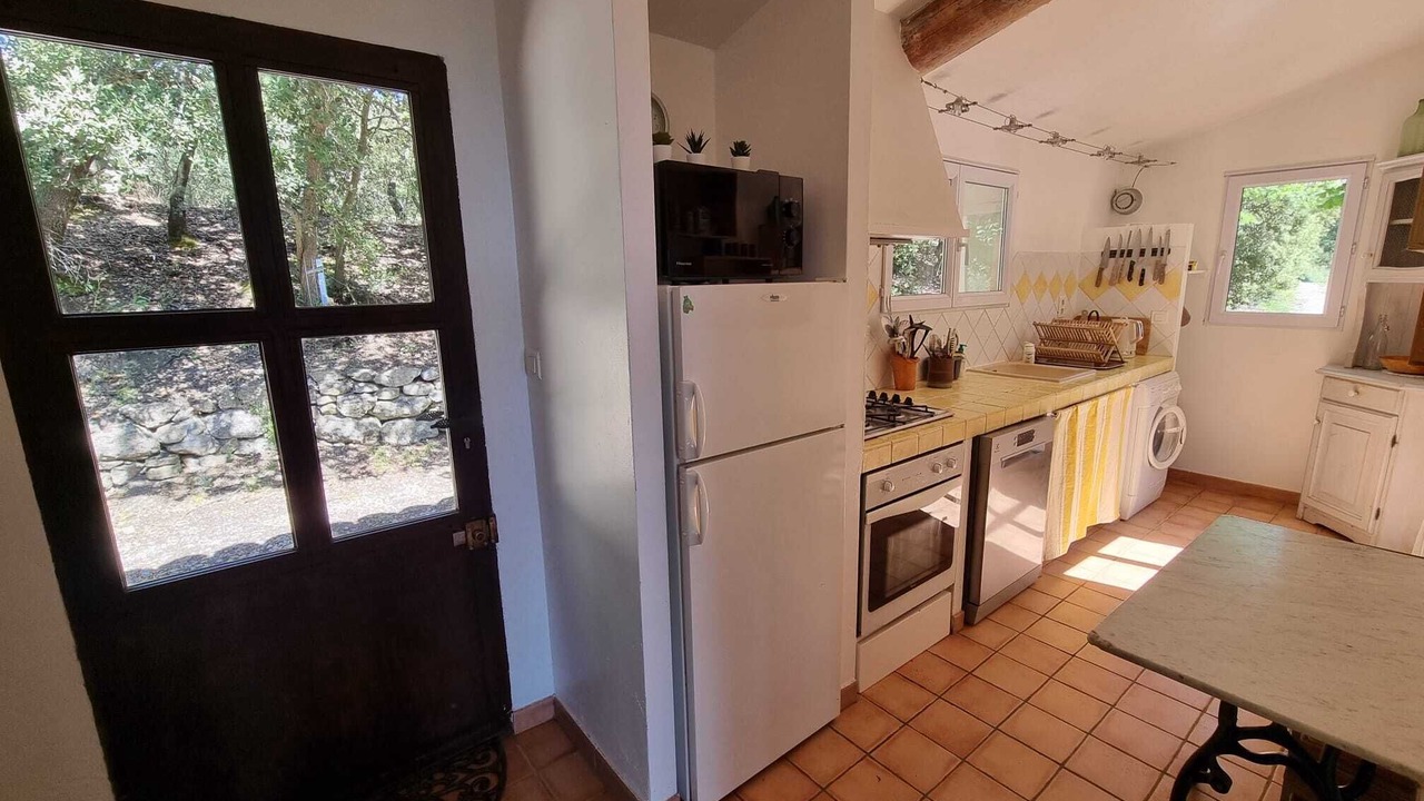 Photo of Kitchen in Saint-Pierre-de-Vassols