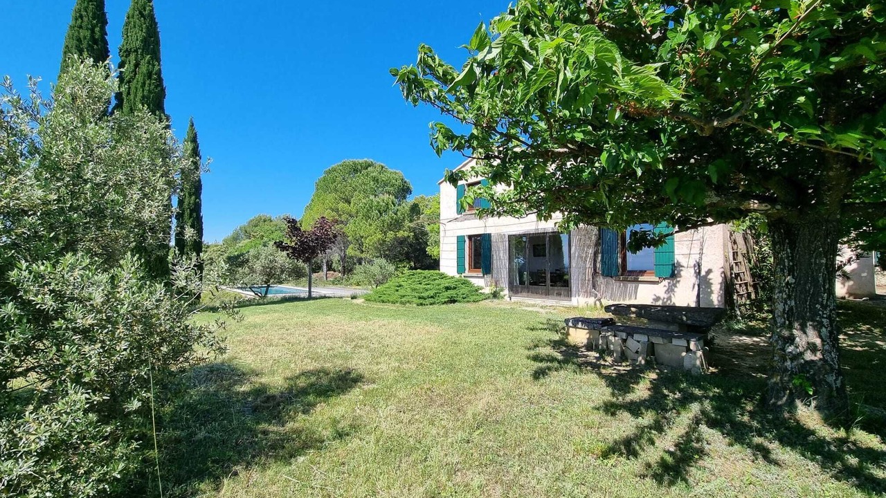 Photo of Outdoor in Saint-Pierre-de-Vassols