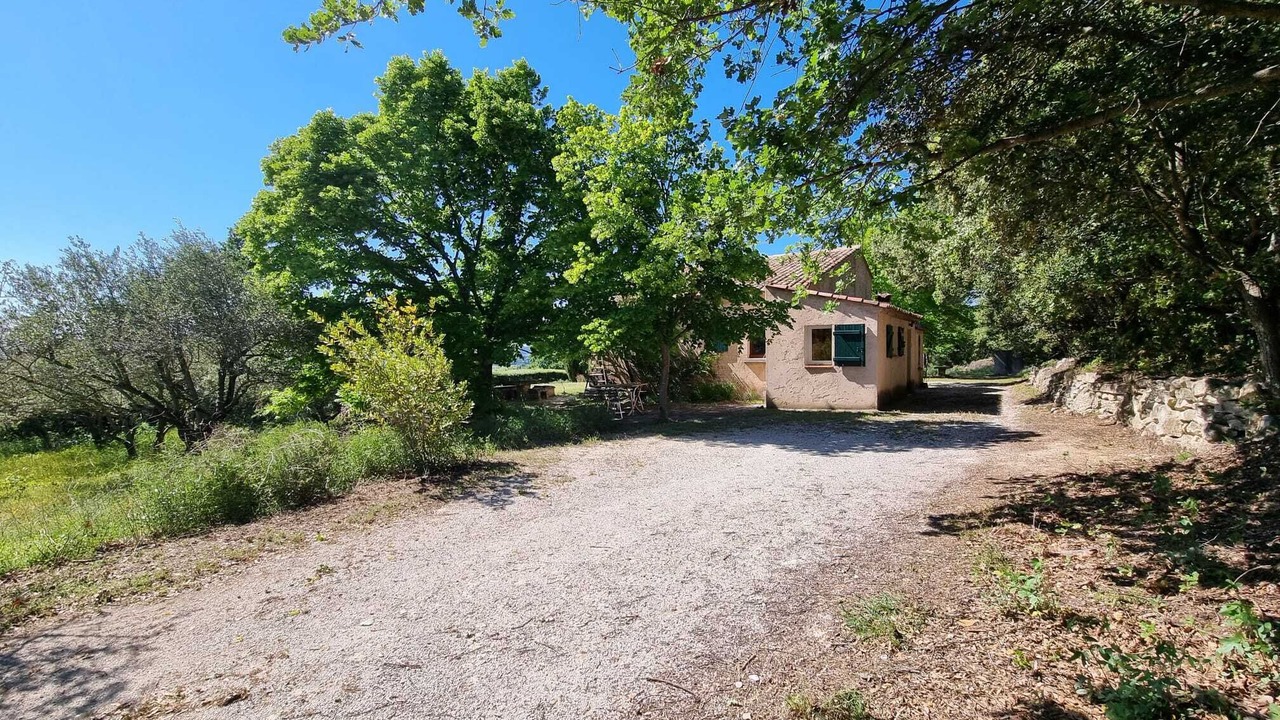 Photo of Outdoor in Saint-Pierre-de-Vassols