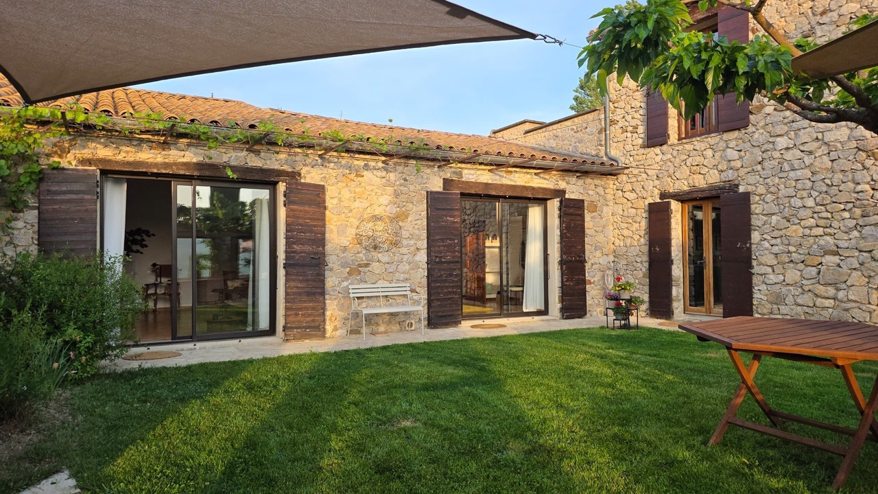 Photo of Outdoor in Le Poet-Sigillat