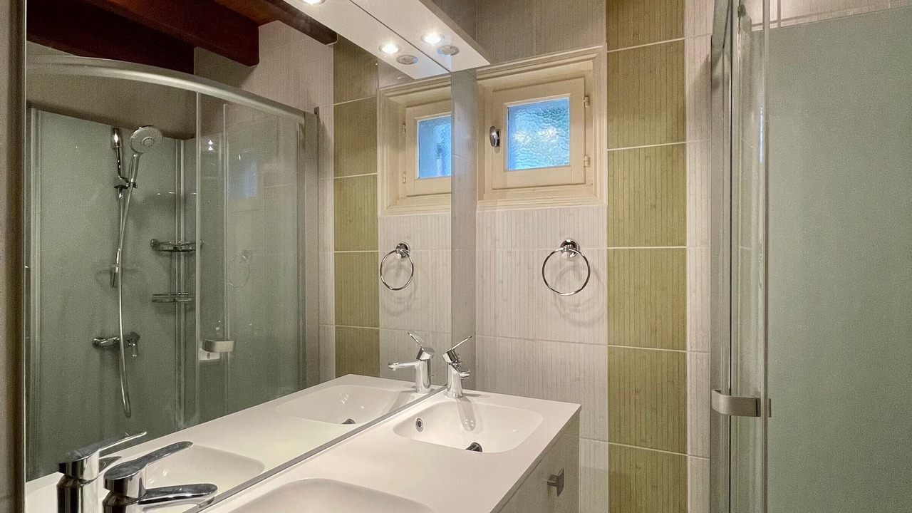 Photo of Bathroom in Araules