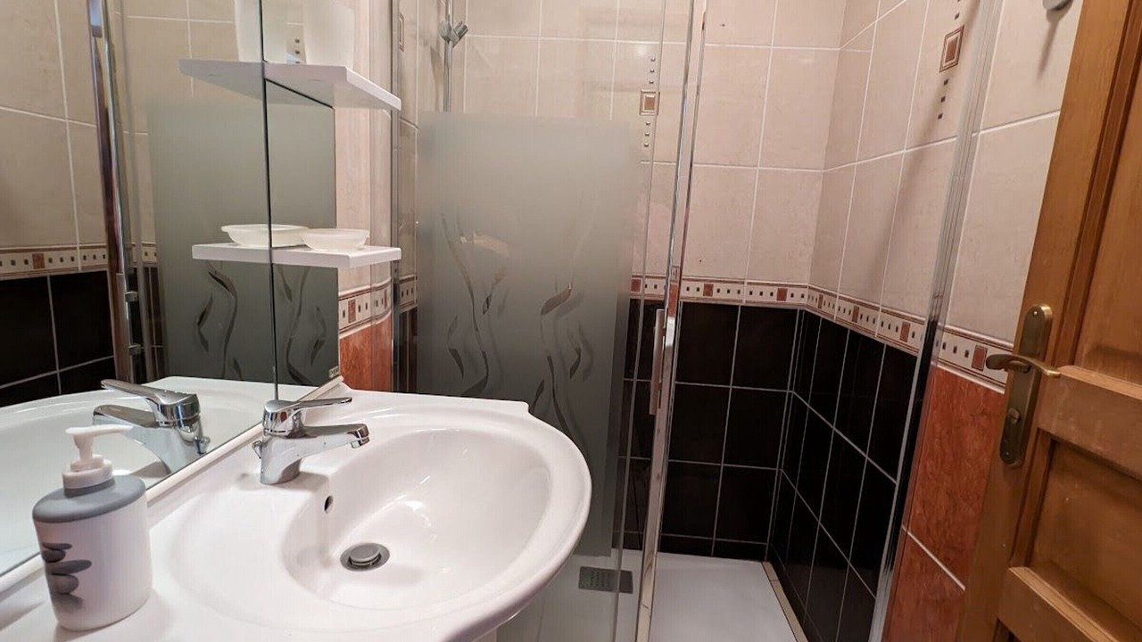 Photo of Bathroom in Serocourt