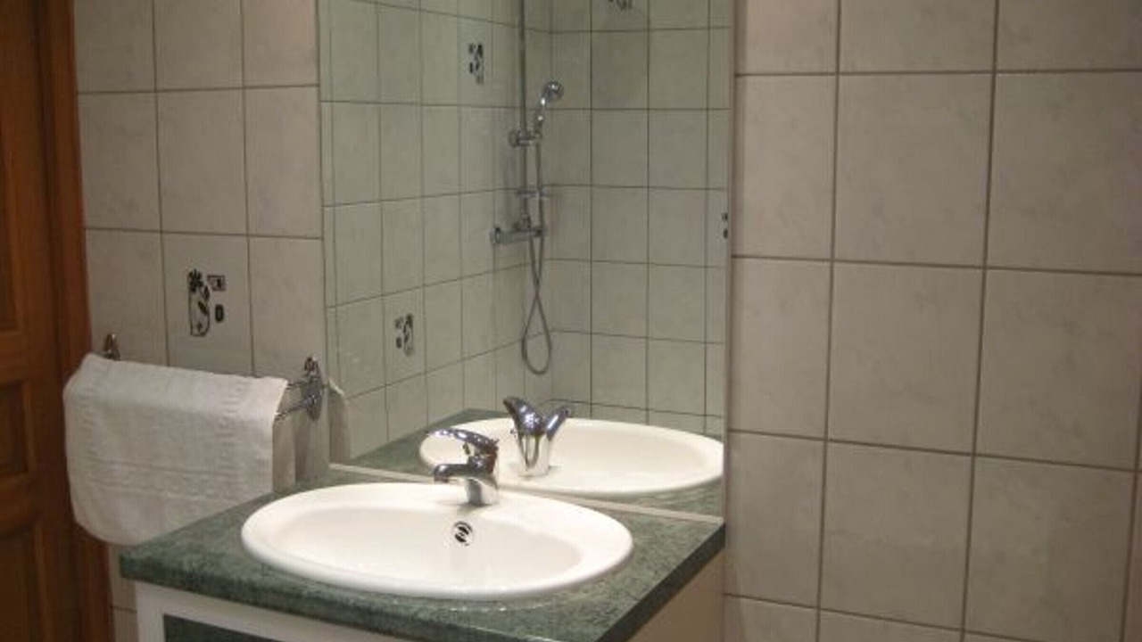 Photo of Bathroom in Fontenoy-le-Chateau