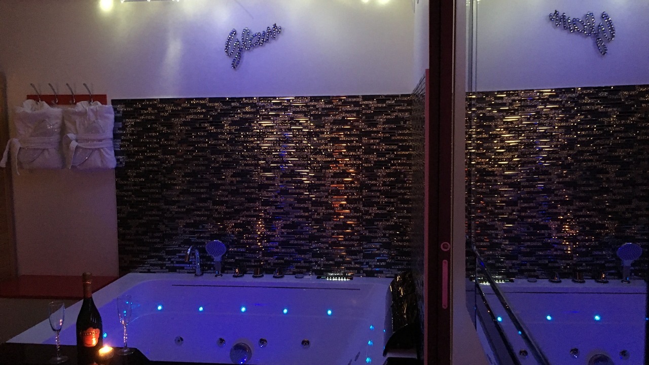 Photo of Bathroom in Faubourg-Raines