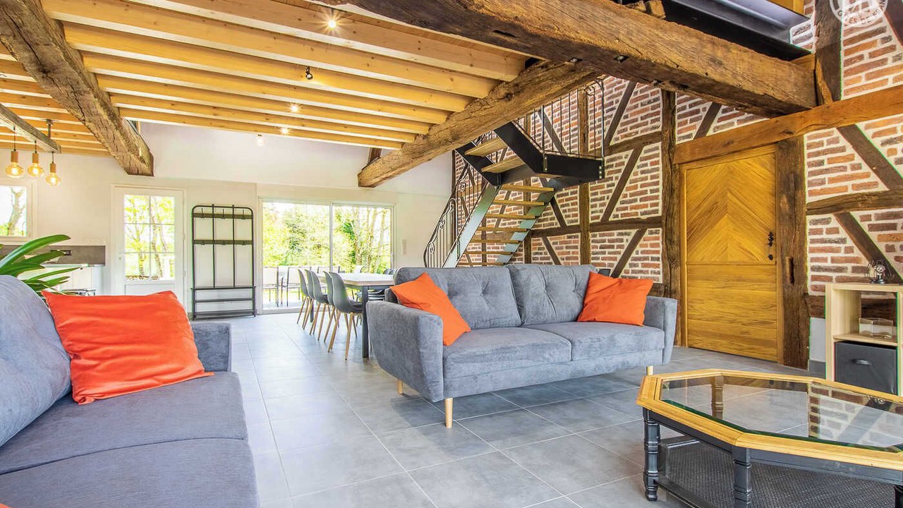 Photo of Livingroom in Saint Usuge