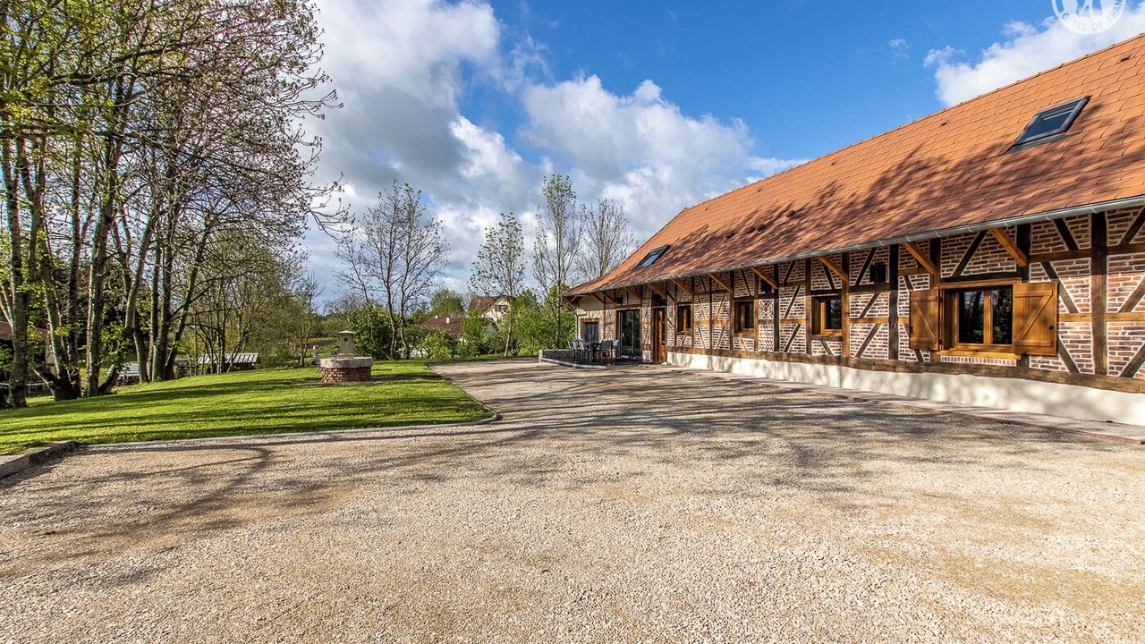 Photo of Outdoor in Saint Usuge