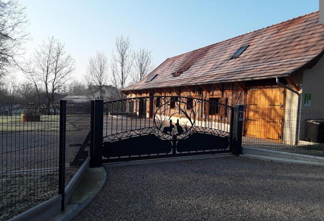 Photo of Outdoor in Saint Usuge