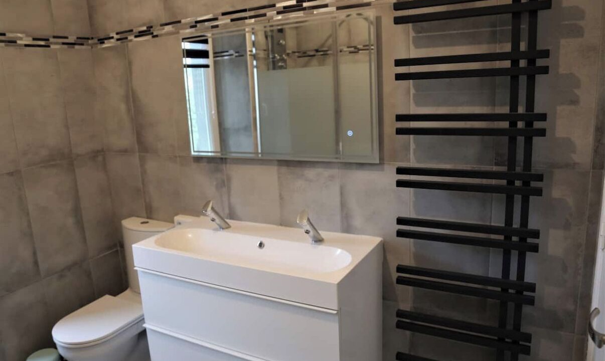 Photo of Bathroom in Valence