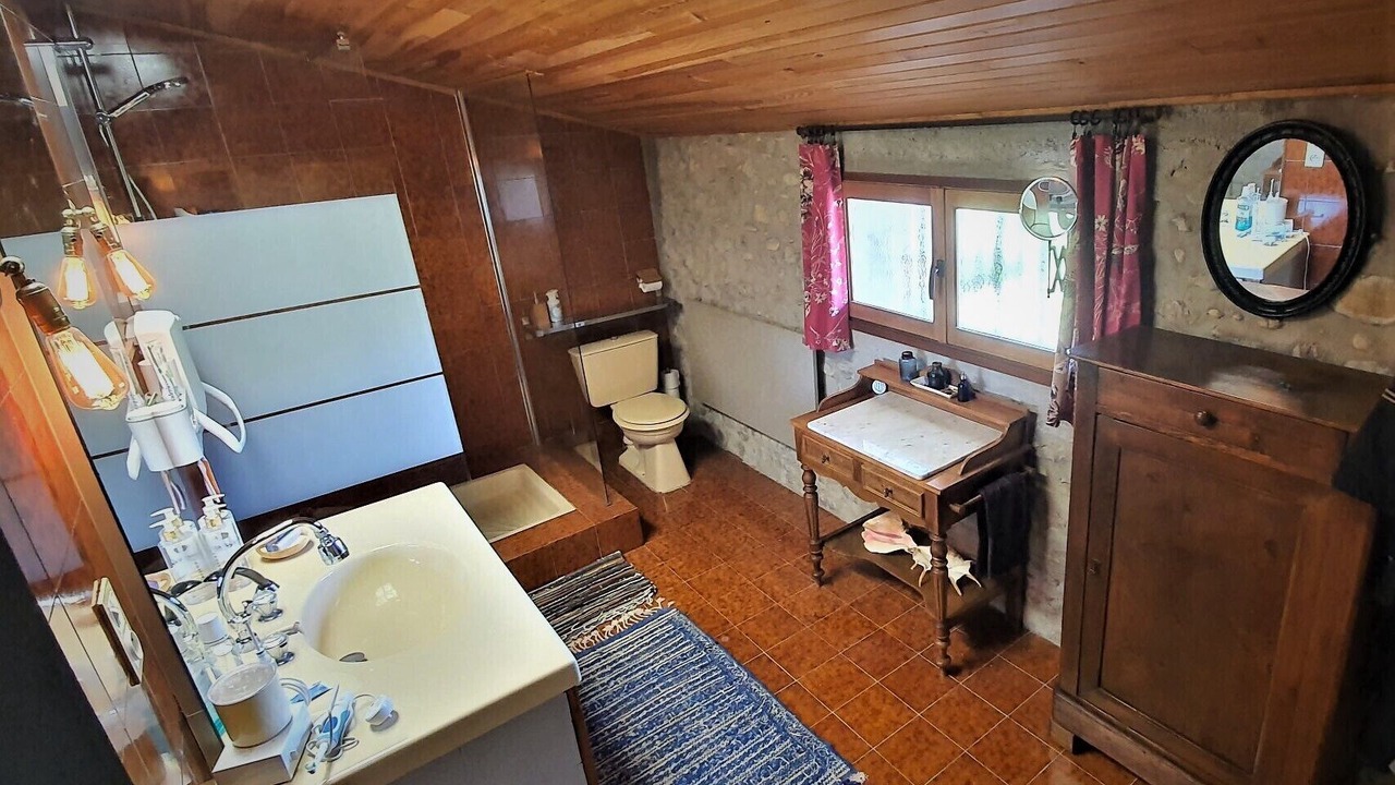 Photo of Bathroom in Piegros-la-Clastre