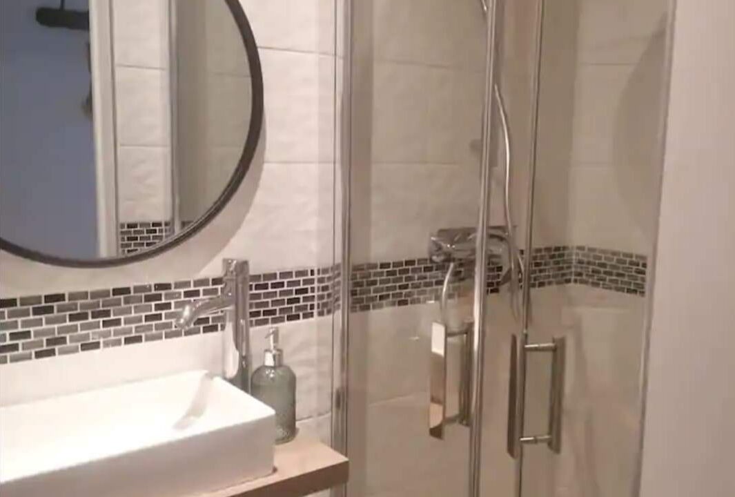 Photo of Bathroom in Longjumeau
