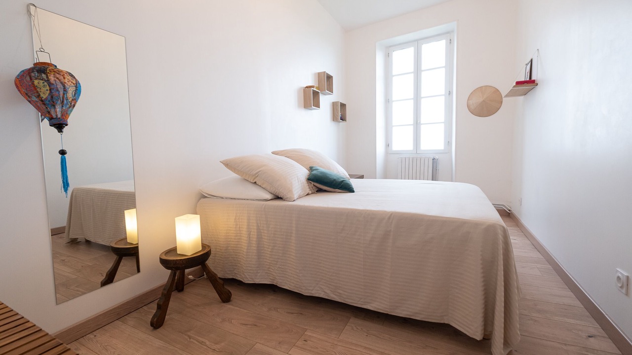 Photo of Bedroom in Castelnau-de-Montmiral