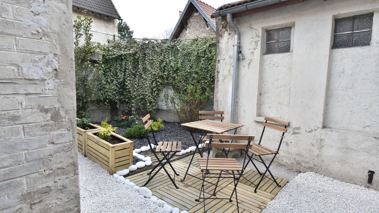 Photo of Outdoor in Linas