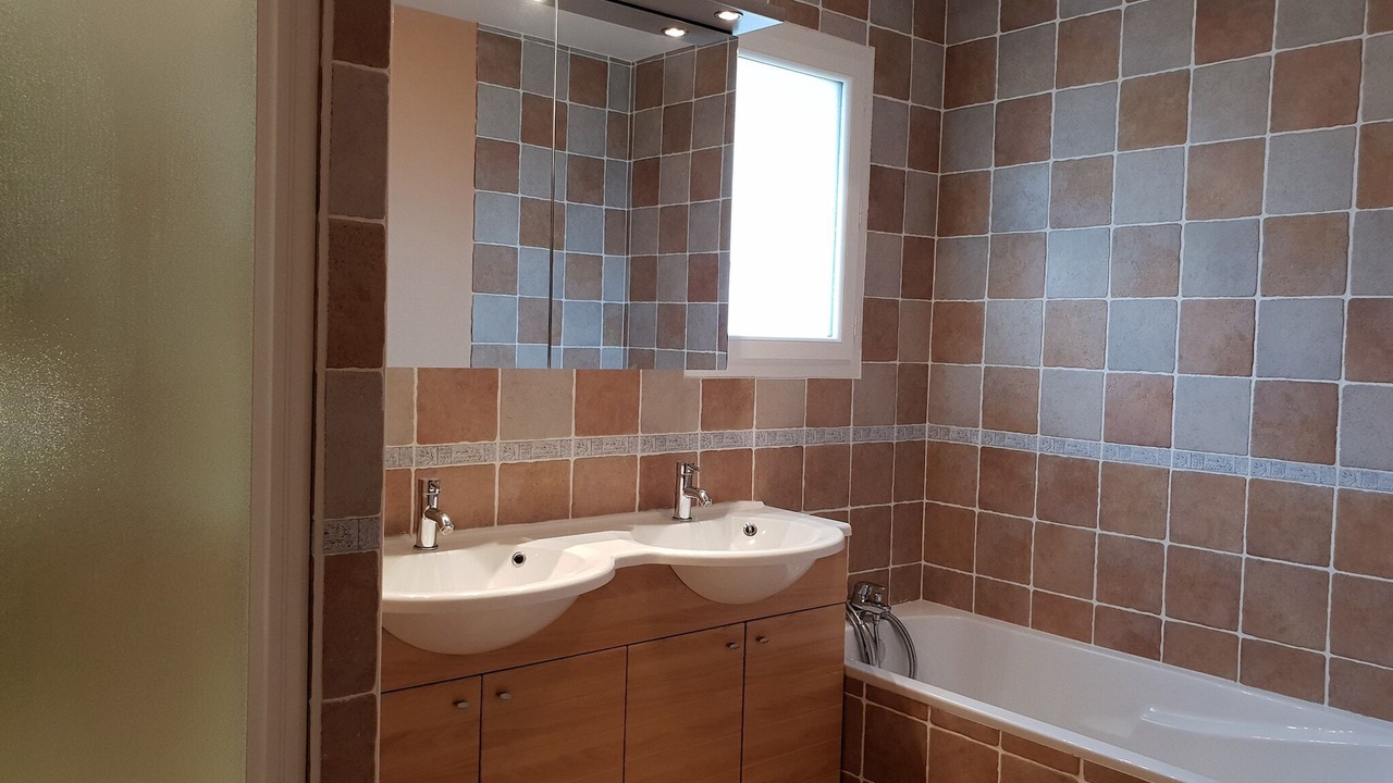 Photo of Bathroom in Beaumes-de-Venise