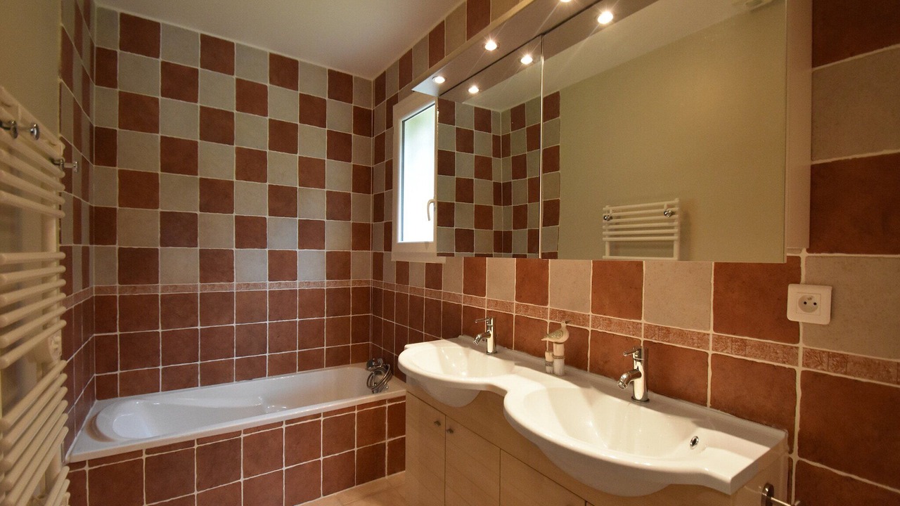 Photo of Bathroom in Beaumes-de-Venise