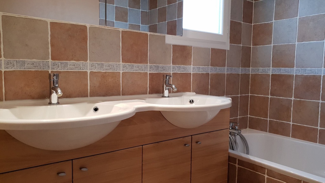 Photo of Bathroom in Beaumes-de-Venise