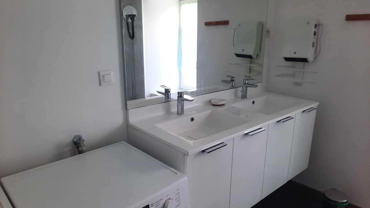 Photo of Bathroom in Noidans-le-Ferroux