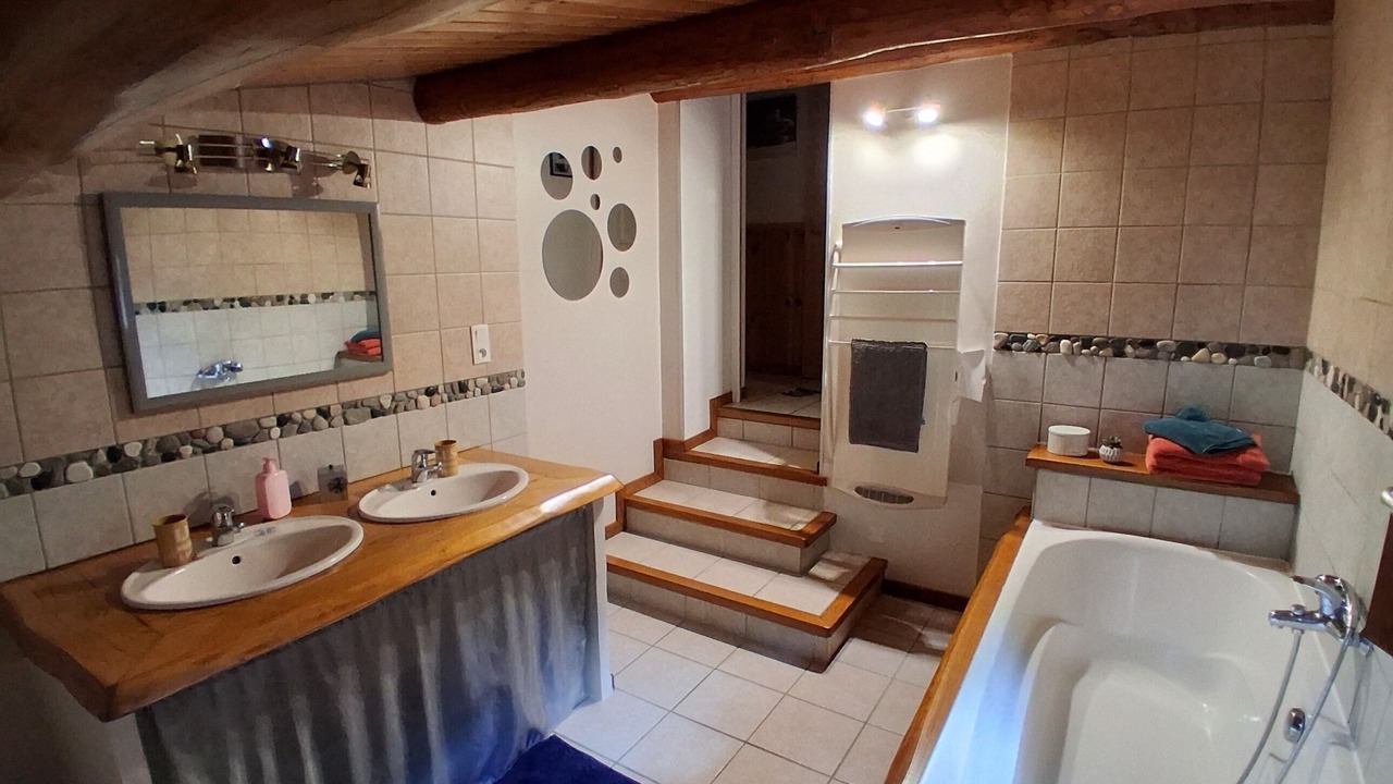 Photo of Bathroom in Juvinas