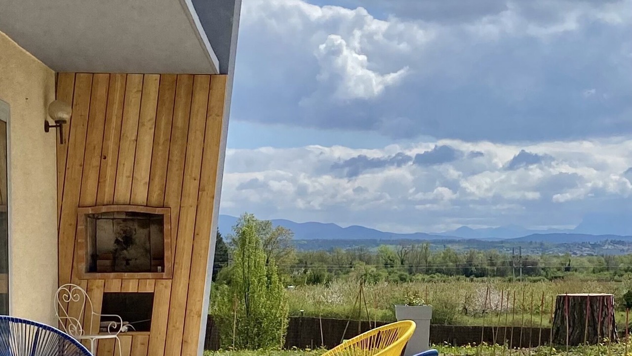 Photo of Patio Balcony in Charmes-sur-Rhone
