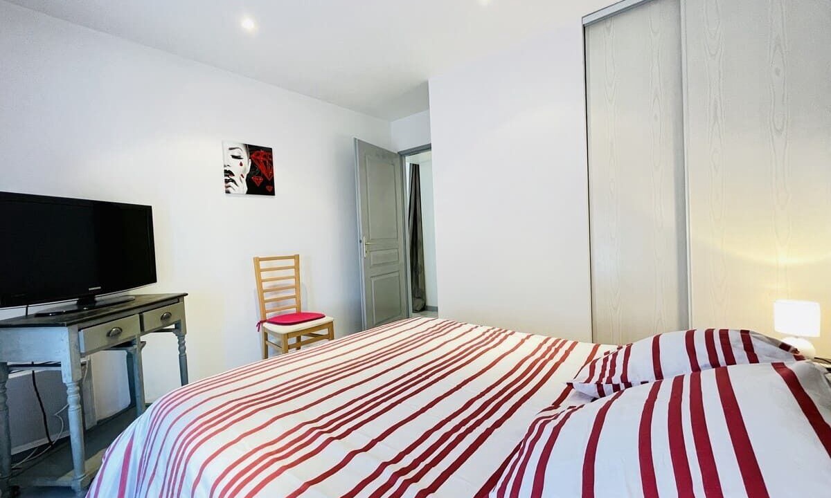 Photo of Bedroom in Forges-les-Bains