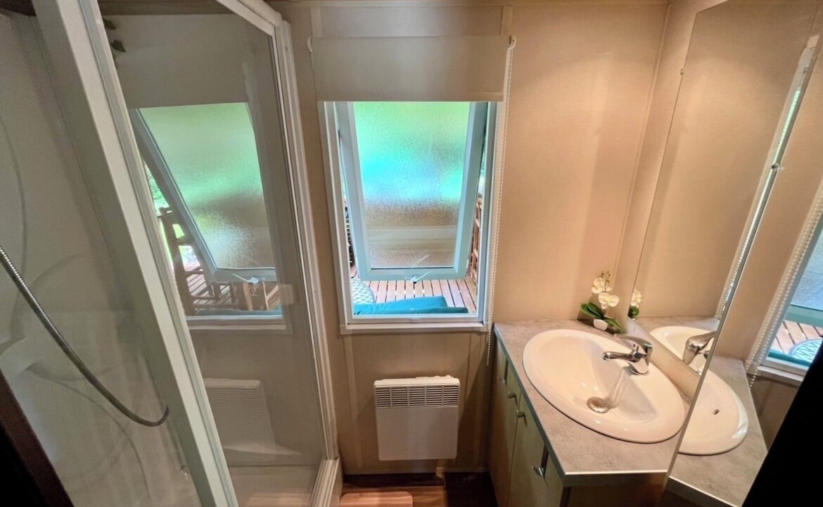 Photo of Bathroom in Saint-Cheron