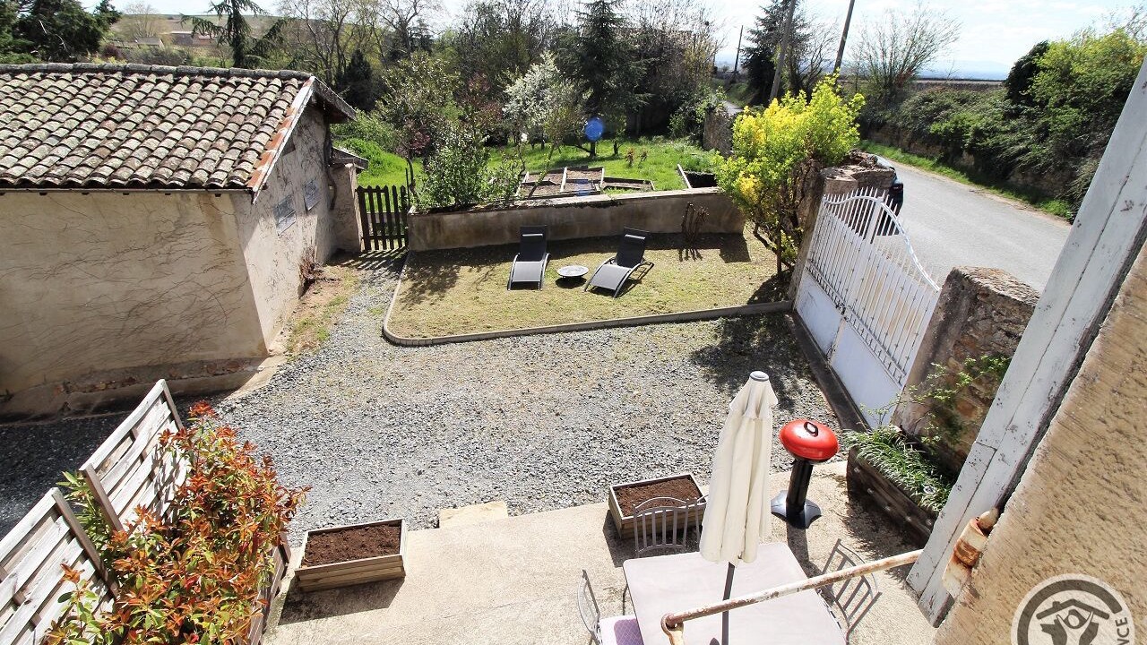Photo of Patio Balcony in Villie-Morgon