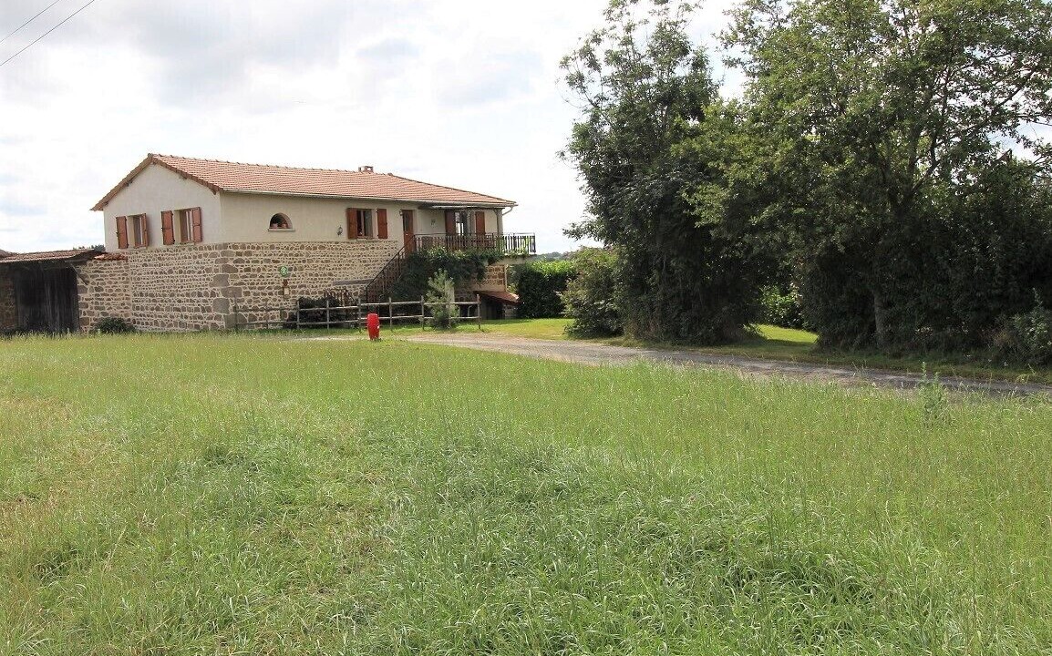 Photo of Outdoor in Saint-Clement-les-Places