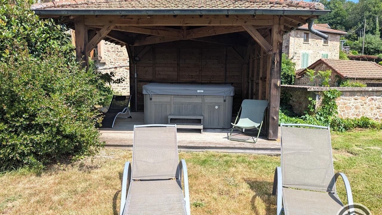 Photo of Outdoor in Poule-les-Echarmeaux