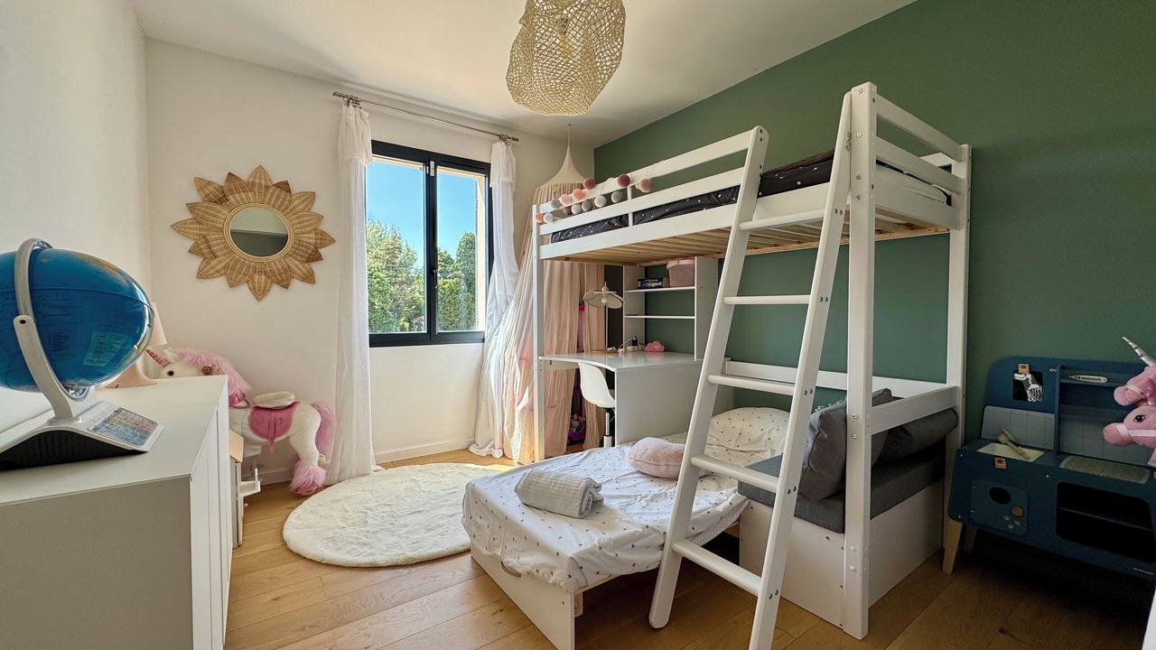 Photo of Bedroom in Sainte-Cecile-les-Vignes