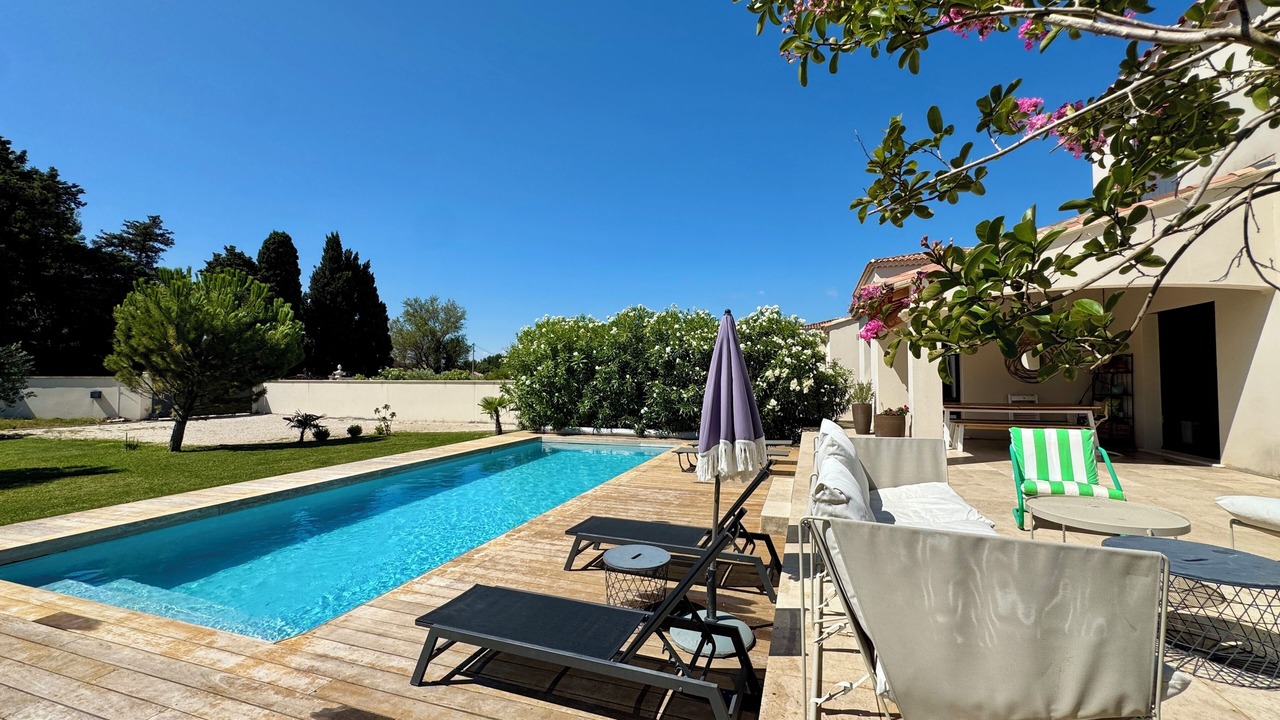 Photo of Outdoor in Sainte-Cecile-les-Vignes