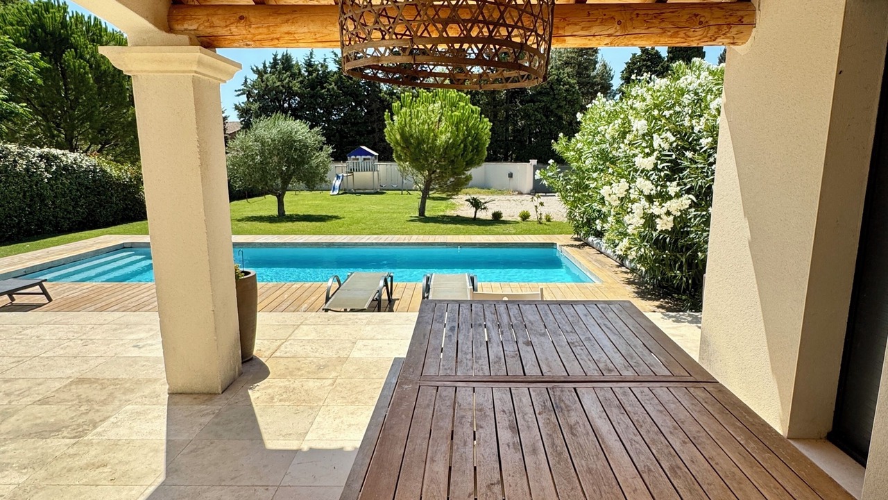 Photo of Outdoor in Sainte-Cecile-les-Vignes