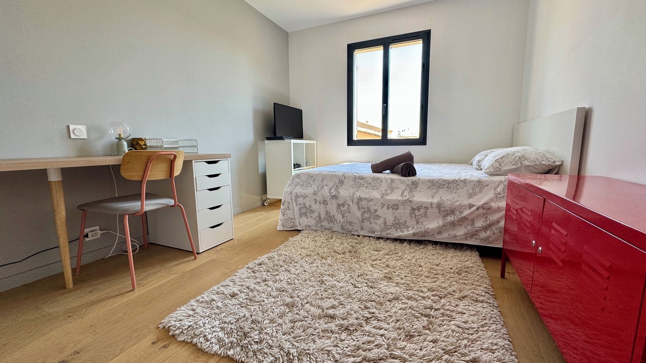Photo of Bedroom in Sainte-Cecile-les-Vignes