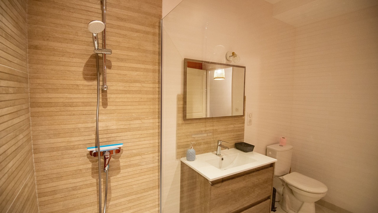 Photo of Bathroom in Accolay