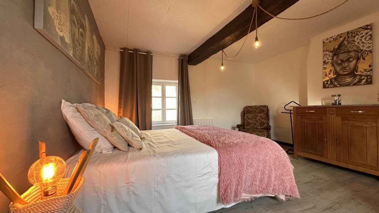 Photo of Bedroom in Besson