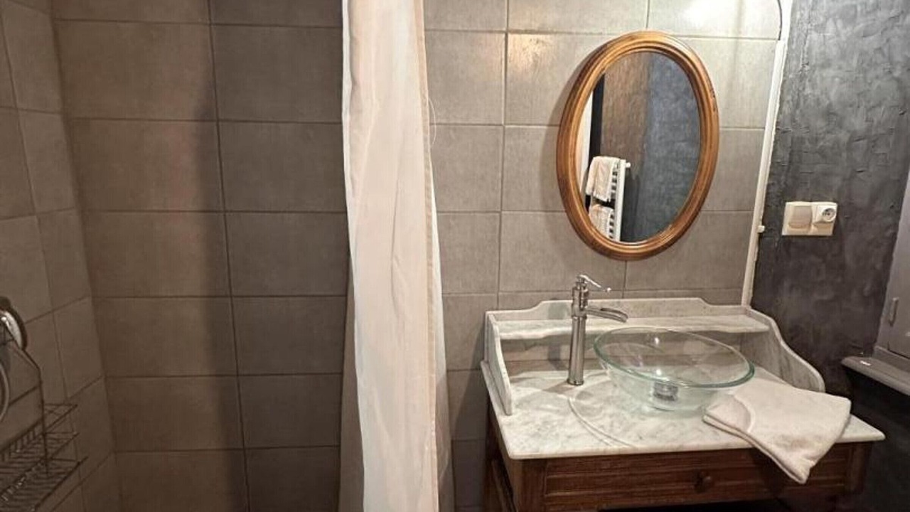 Photo of Bathroom in Besson