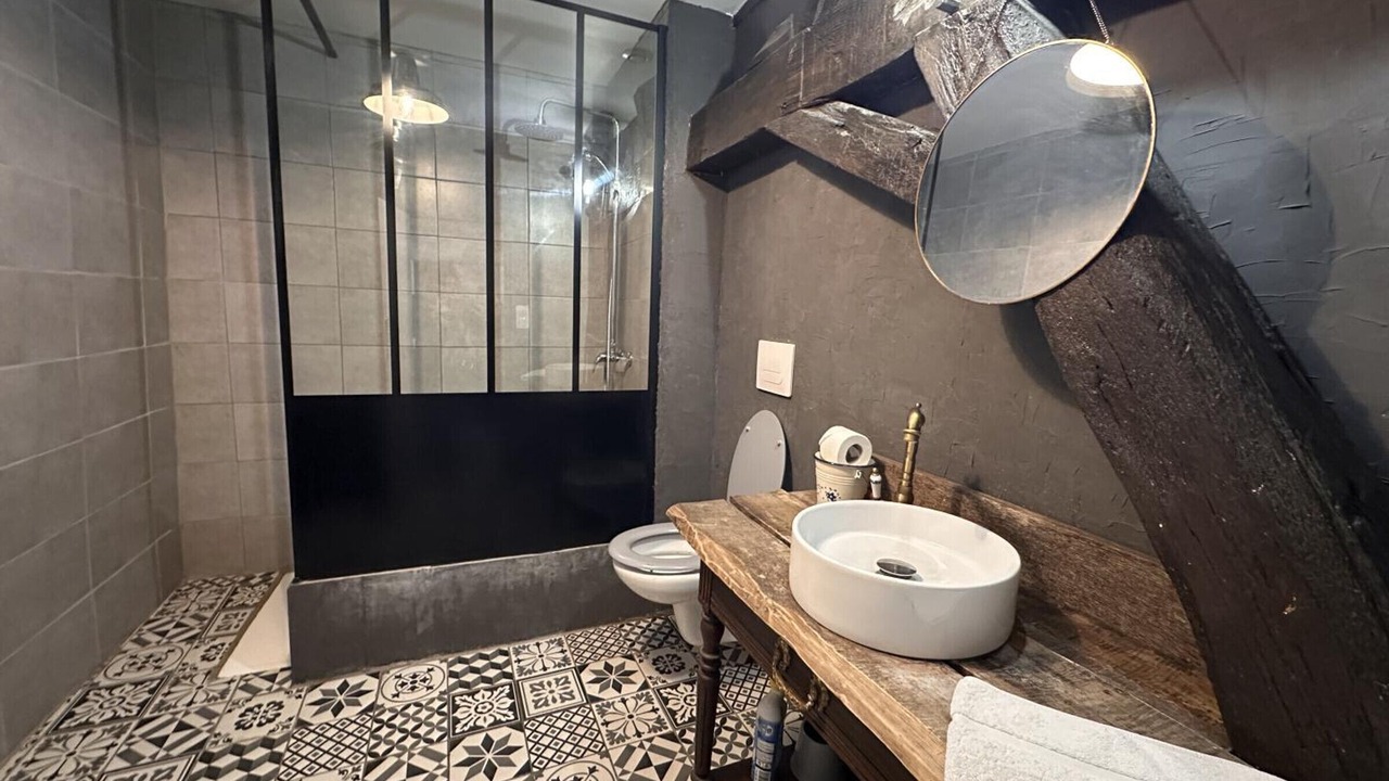 Photo of Bathroom in Besson