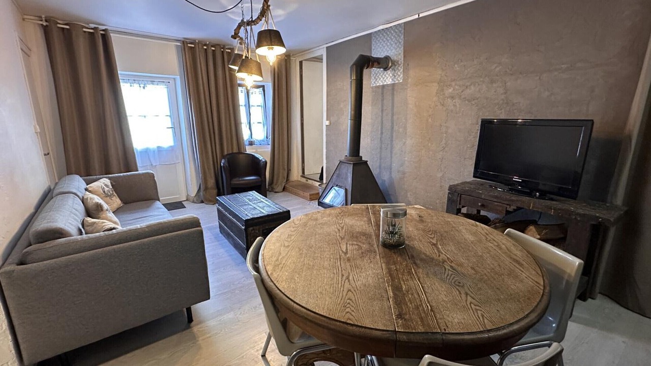 Photo of Livingroom in Besson