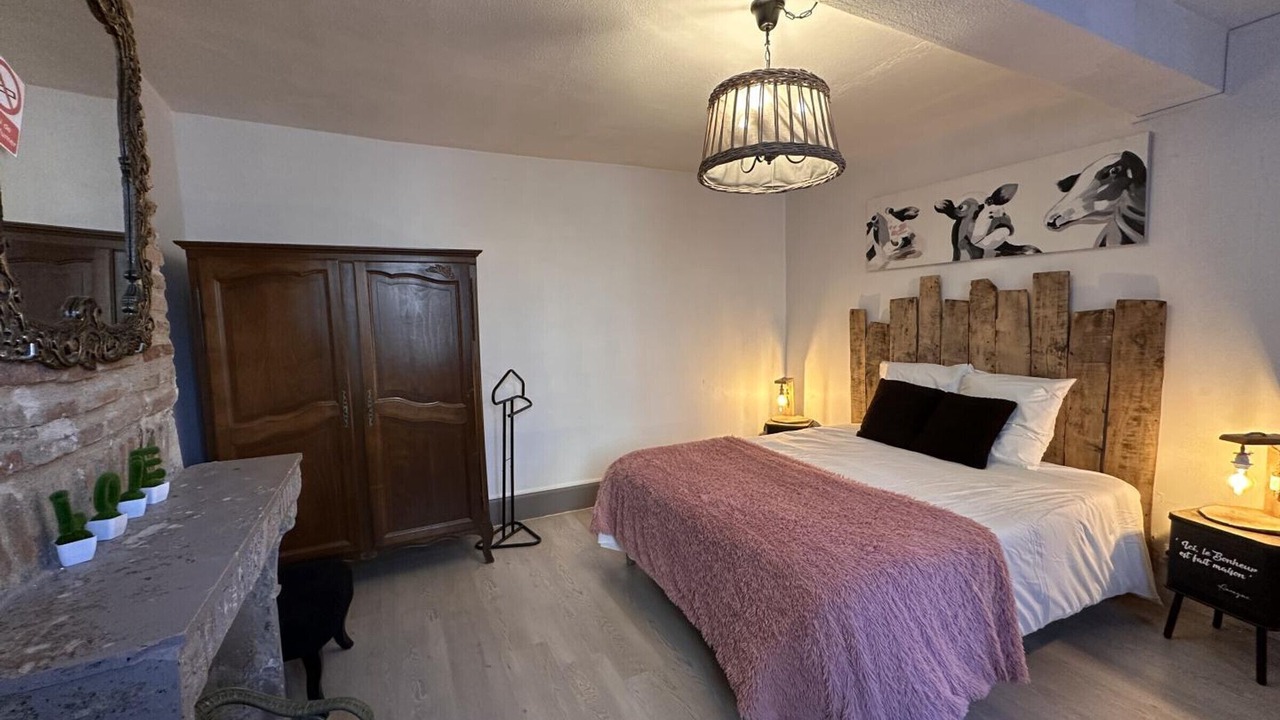 Photo of Bedroom in Besson