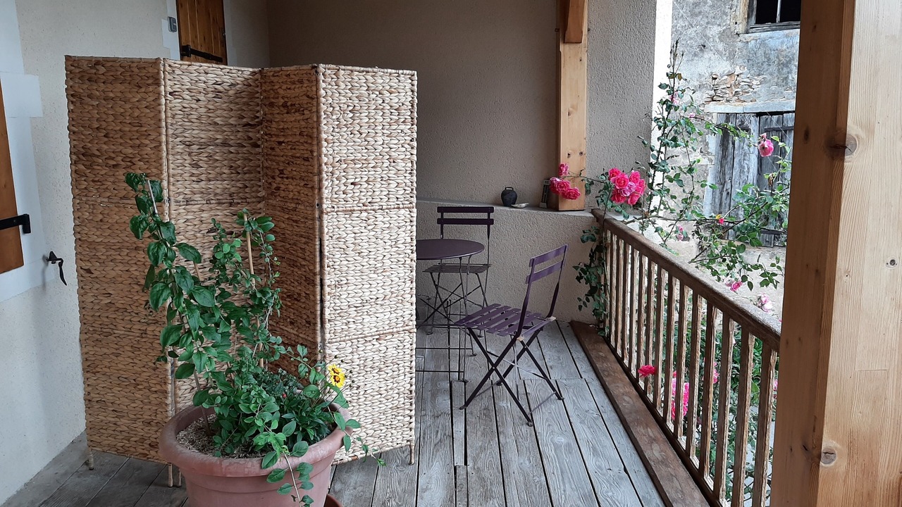 Photo of Patio Balcony in Jalogny