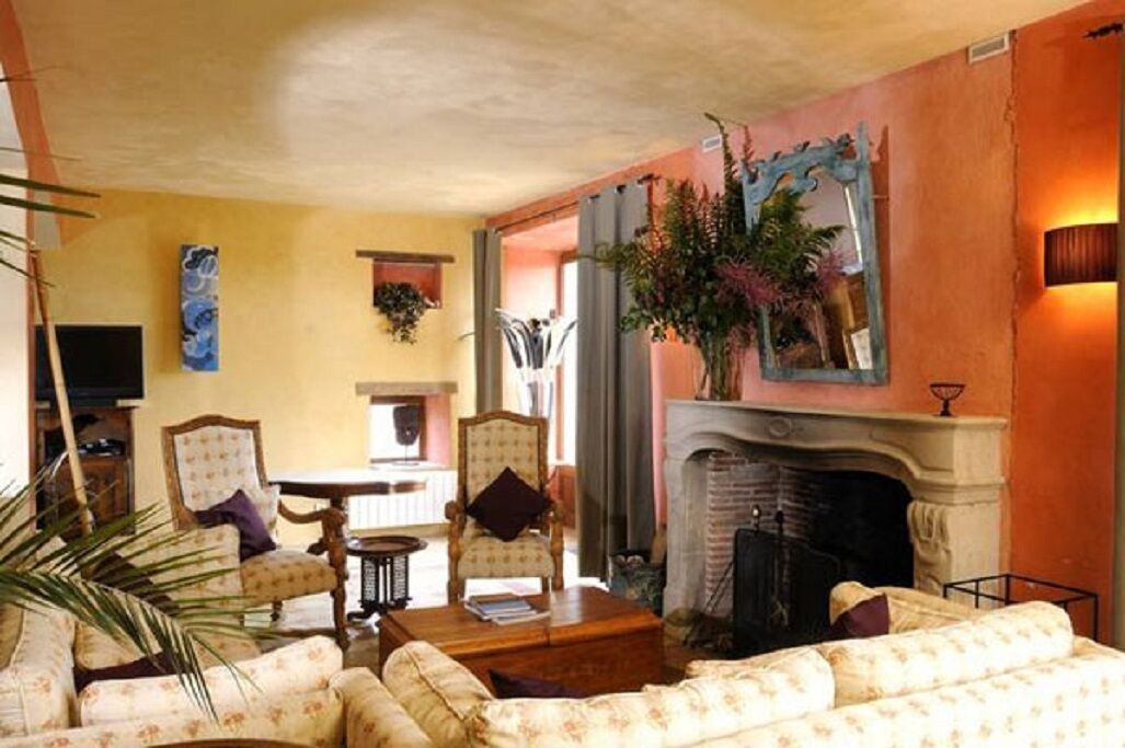 Photo of Livingroom in Saint-Germain-des-Champs