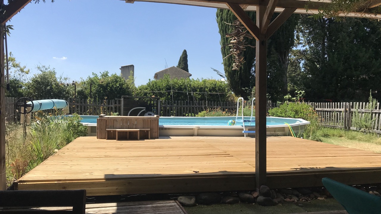 Photo of Outdoor in Sainte-Cecile-les-Vignes