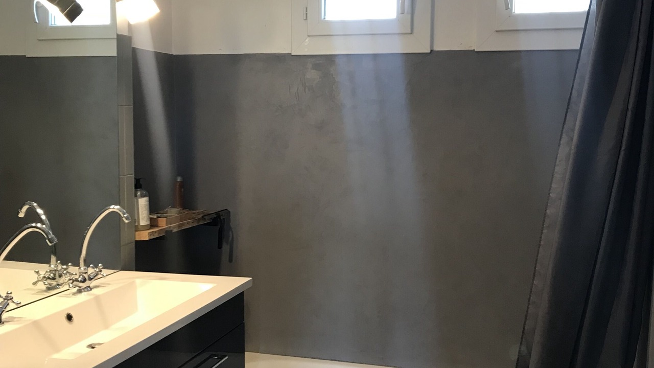 Photo of Bathroom in Sainte-Cecile-les-Vignes