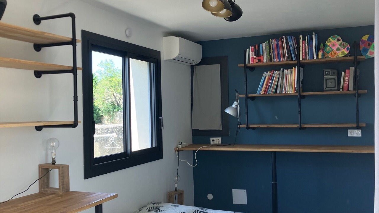 Photo of Bedroom in Sainte-Cecile-les-Vignes