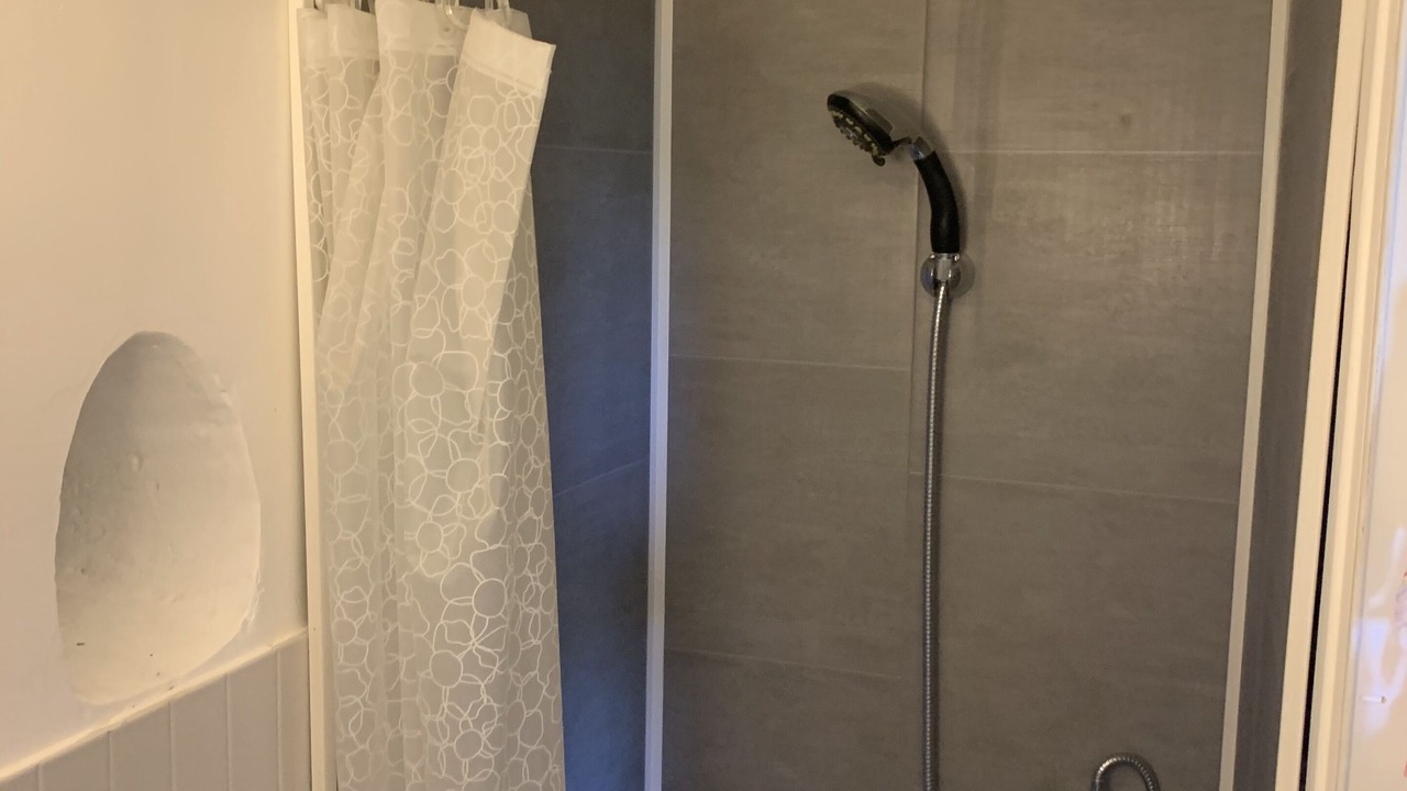 Photo of Bathroom in Sainte-Cecile-les-Vignes