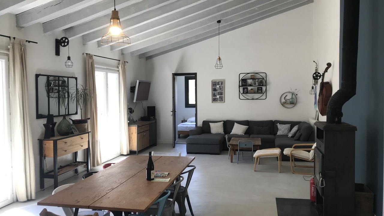 Photo of Livingroom in Sainte-Cecile-les-Vignes