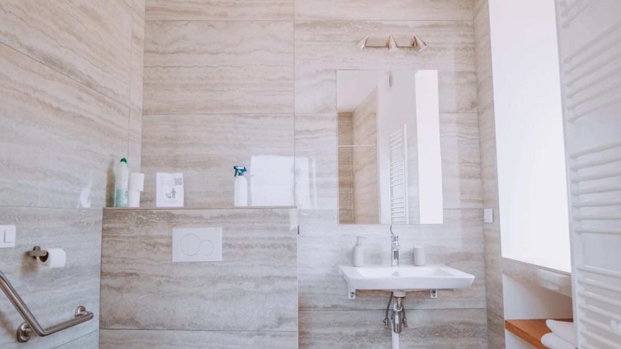 Photo of Bathroom in Saint-Germain-des-Champs
