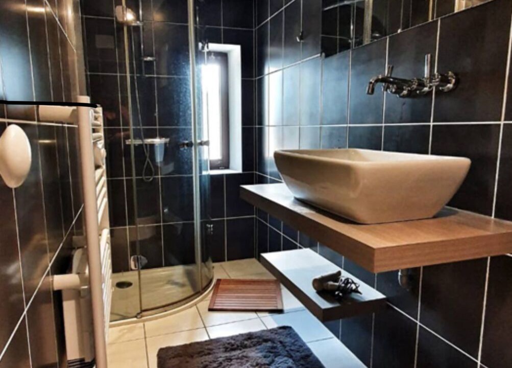 Photo of Bathroom in Toulon-sur-Arroux