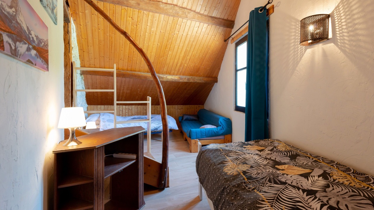 Photo of Bedroom in Murs-et-Gelignieux